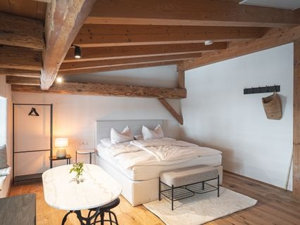 Ferienwohnung Hofgarten tobel1853 - gemütliches Studio mit Blick in den Hofgarten